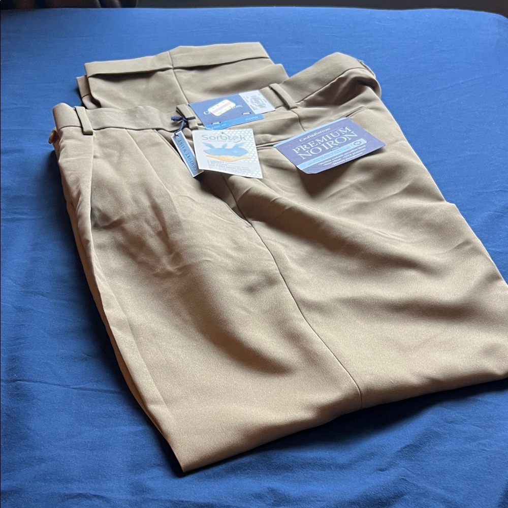Croft & Barrow Men's Khaki Chinos